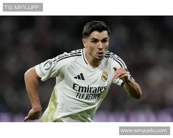 足球明星走路的姿势揭秘如何影响他们在场上的表现与魅力